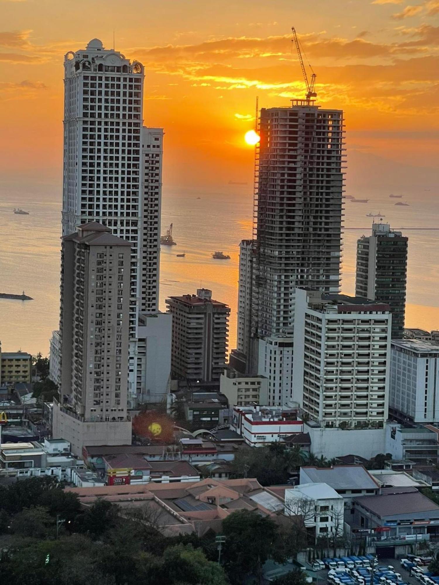 Green Residences Staycation By Pbyy Manila Eksteriør bilde